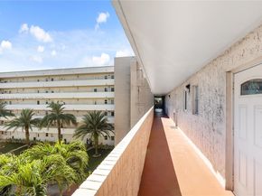 8900 Washington Blvd 404, Pembroke Pines FL 33025