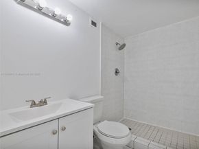 400 Kings Point Dr 523, Sunny Isles Beach FL 33160