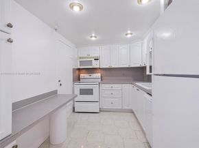 400 Kings Point Dr 523, Sunny Isles Beach FL 33160