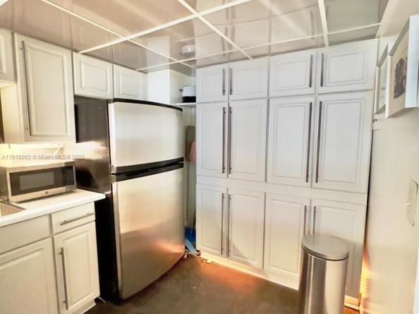 1228 West Ave 911, Miami Beach FL 33139