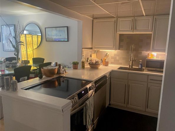 1228 West Ave 911, Miami Beach FL 33139