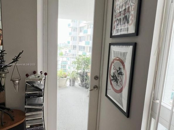 1228 West Ave 911, Miami Beach FL 33139