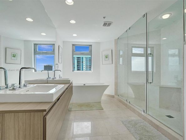 17301 Biscayne Blvd 1803, North Miami Beach FL 33160