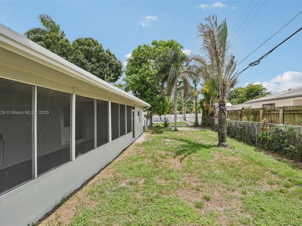 1630 SW 32nd Ct, Fort Lauderdale FL 33315