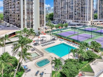 1915 Brickell Ave