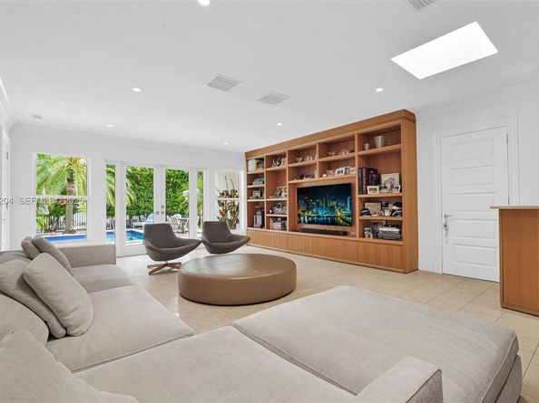 10121 E Broadview Dr, Bay Harbor Islands FL 33154