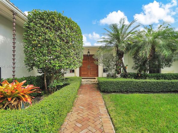 10121 E Broadview Dr, Bay Harbor Islands FL 33154