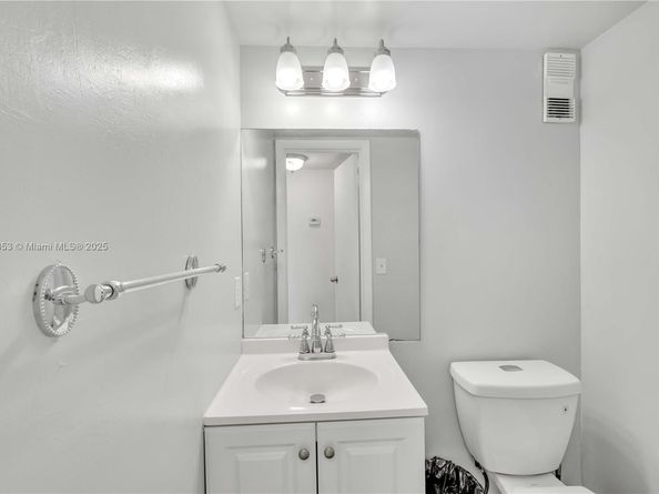 13500 NE 3rd Ct 419, North Miami FL 33161