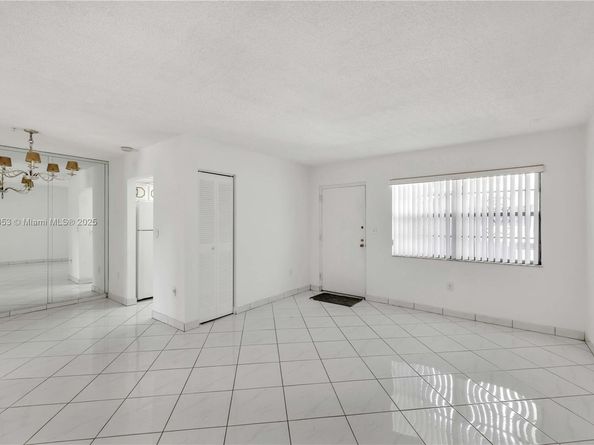 13500 NE 3rd Ct 419, North Miami FL 33161