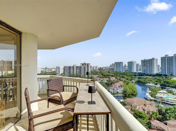 1000 W Island Blvd 1909, Aventura FL 33160