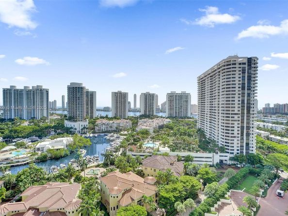 1000 W Island Blvd 1909, Aventura FL 33160