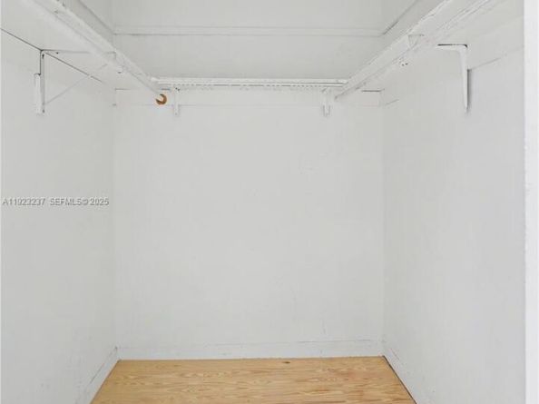 73 Edgewater Dr 3, Coral Gables FL 33133