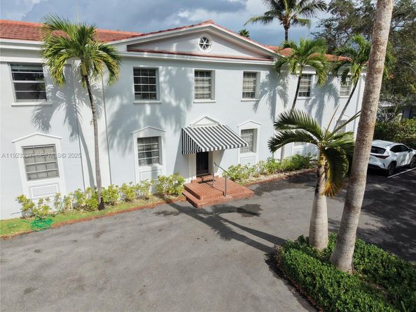 73 Edgewater Dr 3, Coral Gables FL 33133