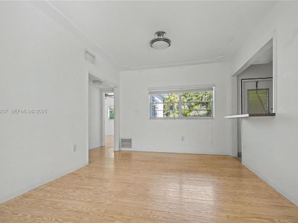 73 Edgewater Dr 3, Coral Gables FL 33133