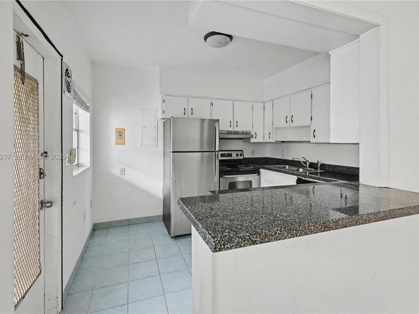 73 Edgewater Dr 3, Coral Gables FL 33133