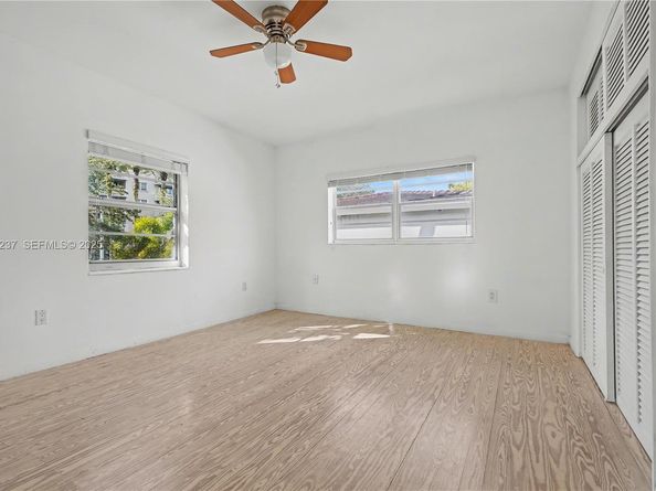 73 Edgewater Dr 3, Coral Gables FL 33133