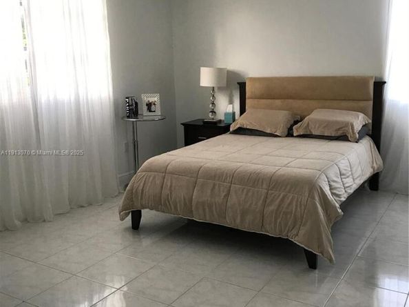 3551 NE 169th St 112, North Miami Beach FL 33160