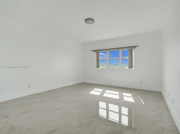 14951 Royal Oaks Ln 806, North Miami FL 33181