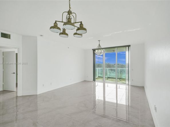 14951 Royal Oaks Ln 806, North Miami FL 33181