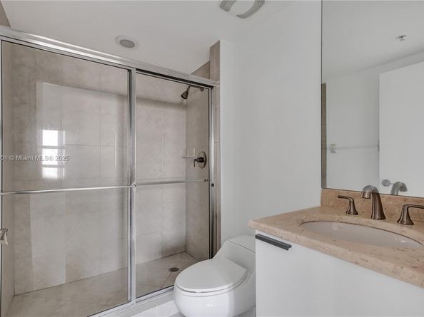 14951 Royal Oaks Ln 806, North Miami FL 33181