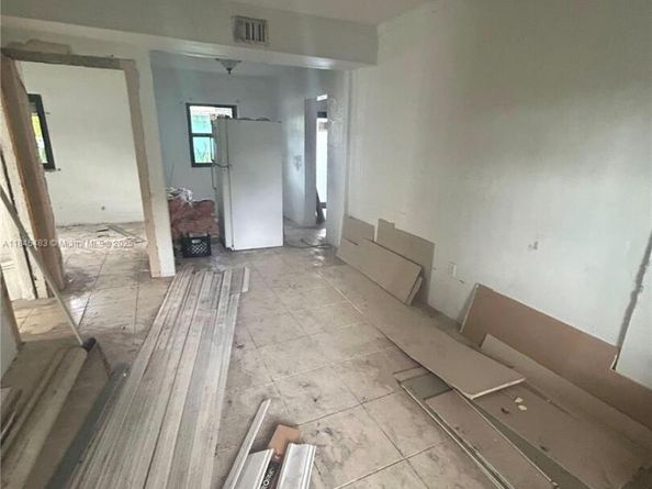 2281 NW 153rd St, Miami Gardens FL 33054