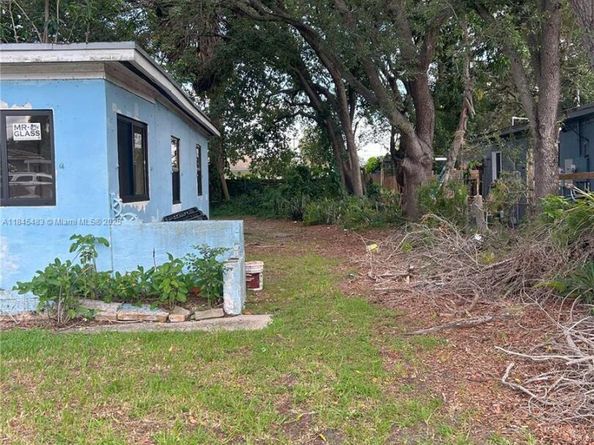 2281 NW 153rd St, Miami Gardens FL 33054