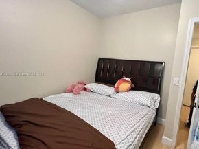 17 Simonton Cir 17, Weston FL 33326