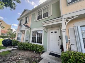 17 Simonton Cir 17, Weston FL 33326
