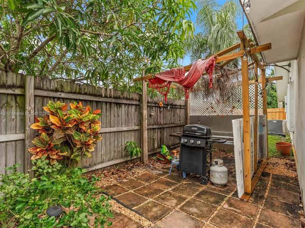 3321 NW 64th St, Fort Lauderdale FL 33309