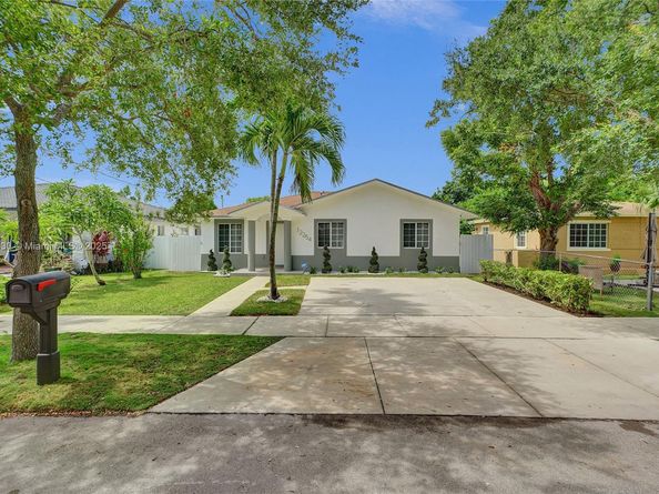 12254 SW 217th St, Miami FL 33170