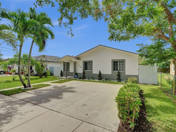 12254 SW 217th St, Miami FL 33170