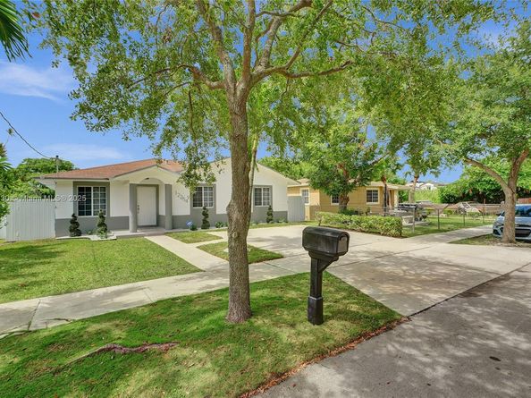 12254 SW 217th St, Miami FL 33170