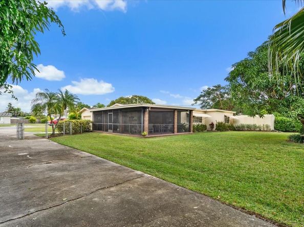 232 NW 15th St, Homestead FL 33030