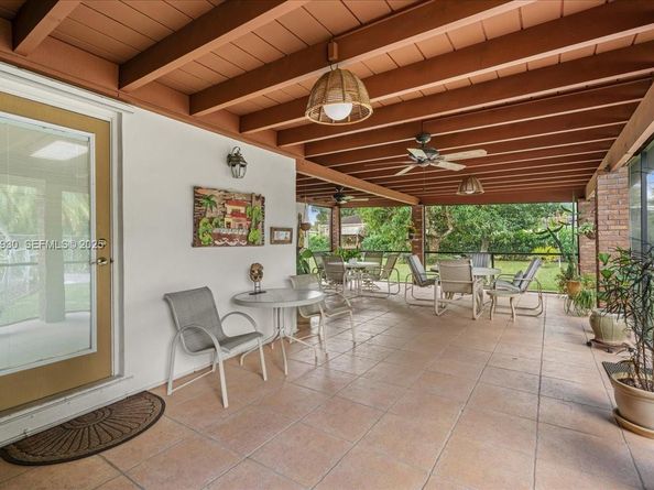 232 NW 15th St, Homestead FL 33030