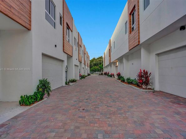 1801 NE 13th St 1823, Fort Lauderdale FL 33304