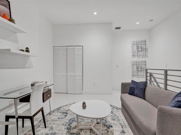 1801 NE 13th St 1823, Fort Lauderdale FL 33304