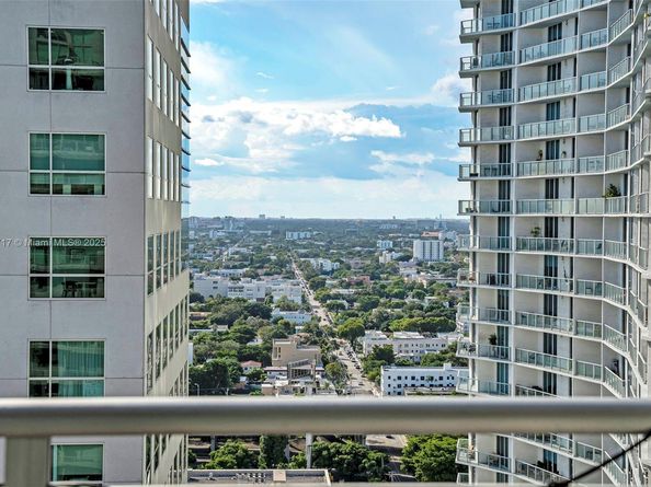 690 SW 1st Ct 2730, Miami FL 33130