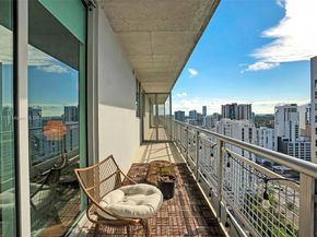690 SW 1st Ct 2730, Miami FL 33130