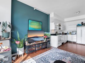 690 SW 1st Ct 2730, Miami FL 33130