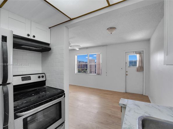 2145 Pierce St 418, Hollywood FL 33020