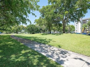 3150 W Rolling Hills Cir 307, Davie FL 33328