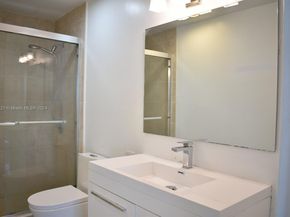 8024 Tatum Waterway Dr 5A, Miami Beach FL 33141