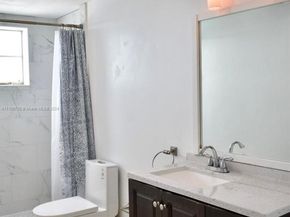 8024 Tatum Waterway Dr 5A, Miami Beach FL 33141