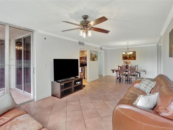 17890 W Dixie Hwy 314, North Miami Beach FL 33160
