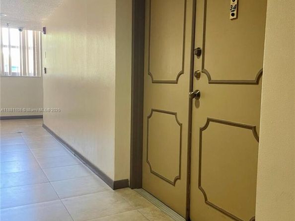 17890 W Dixie Hwy 314, North Miami Beach FL 33160