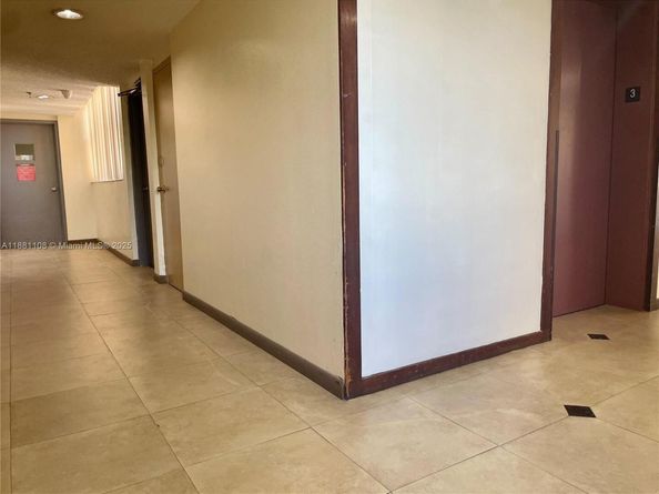 17890 W Dixie Hwy 314, North Miami Beach FL 33160