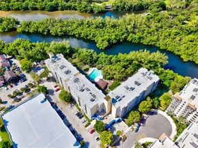 17890 W Dixie Hwy 314, North Miami Beach FL 33160