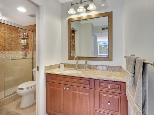 17890 W Dixie Hwy 314, North Miami Beach FL 33160