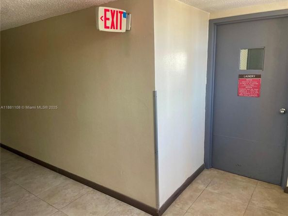 17890 W Dixie Hwy 314, North Miami Beach FL 33160