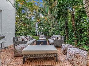 3747 Royal Palm Ave, Miami Beach FL 33140